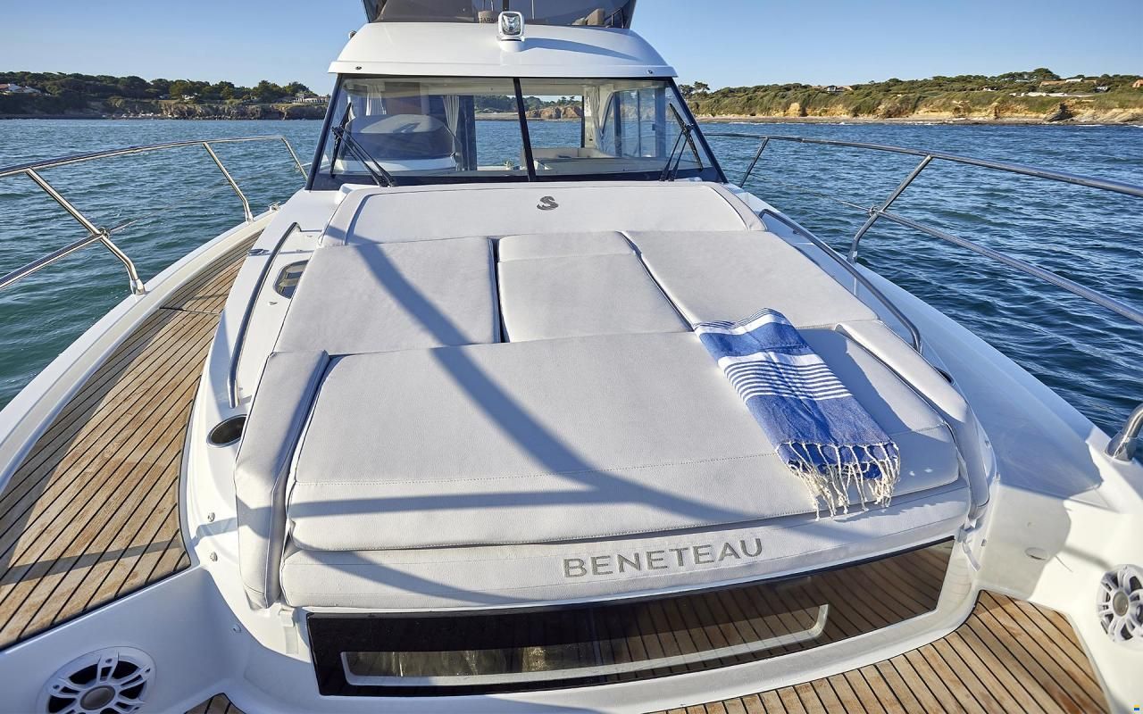 Beneteau Antares 12 Fly OB