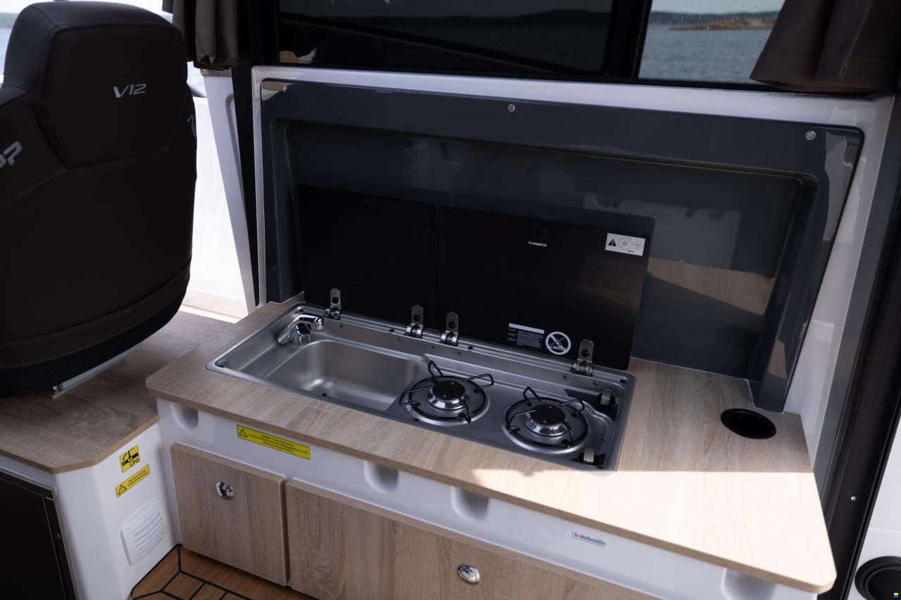 Nordkapp Coupe 905 V12