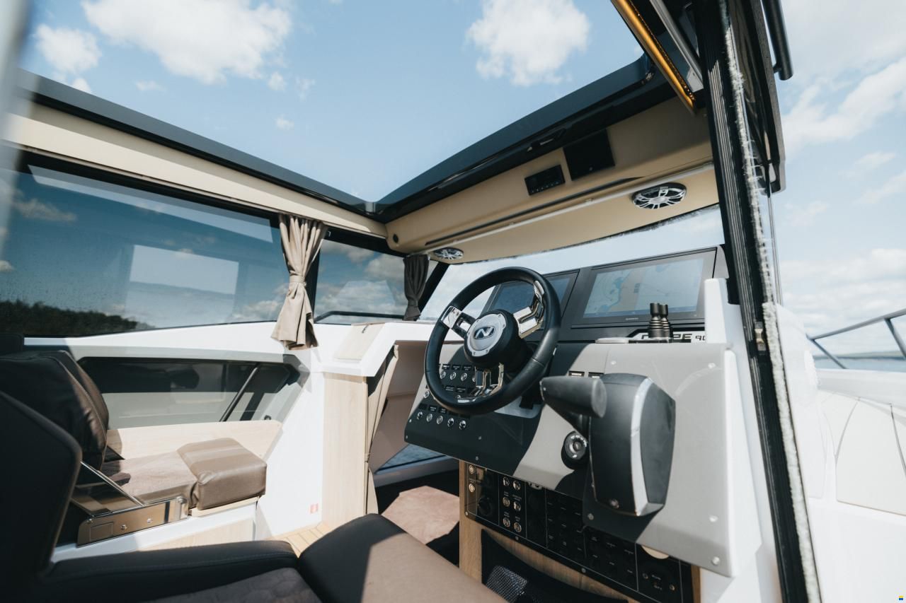 Nordkapp Coupe 905 V12