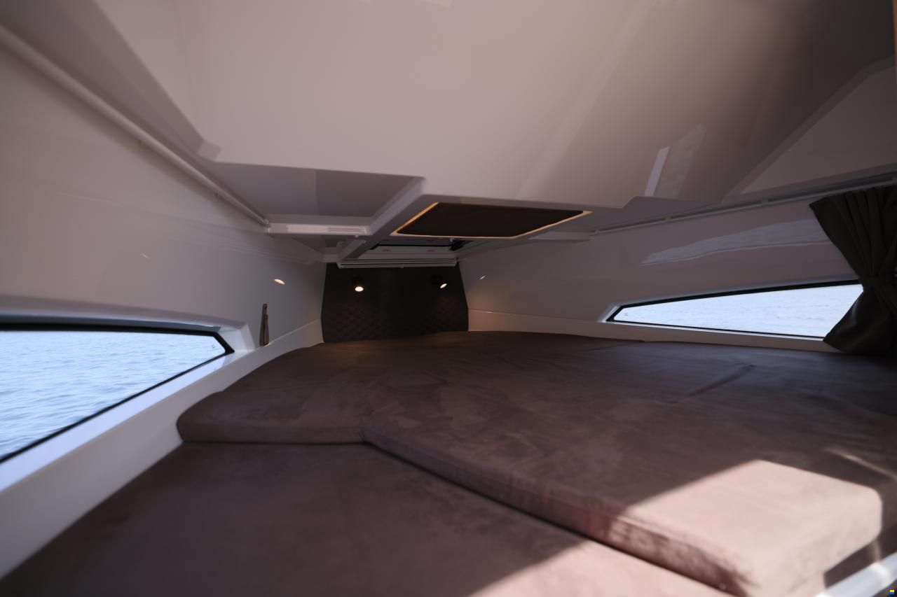 Nordkapp Coupe 905 V12