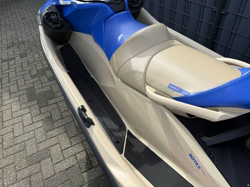 Sea-Doo Wake Pro 230