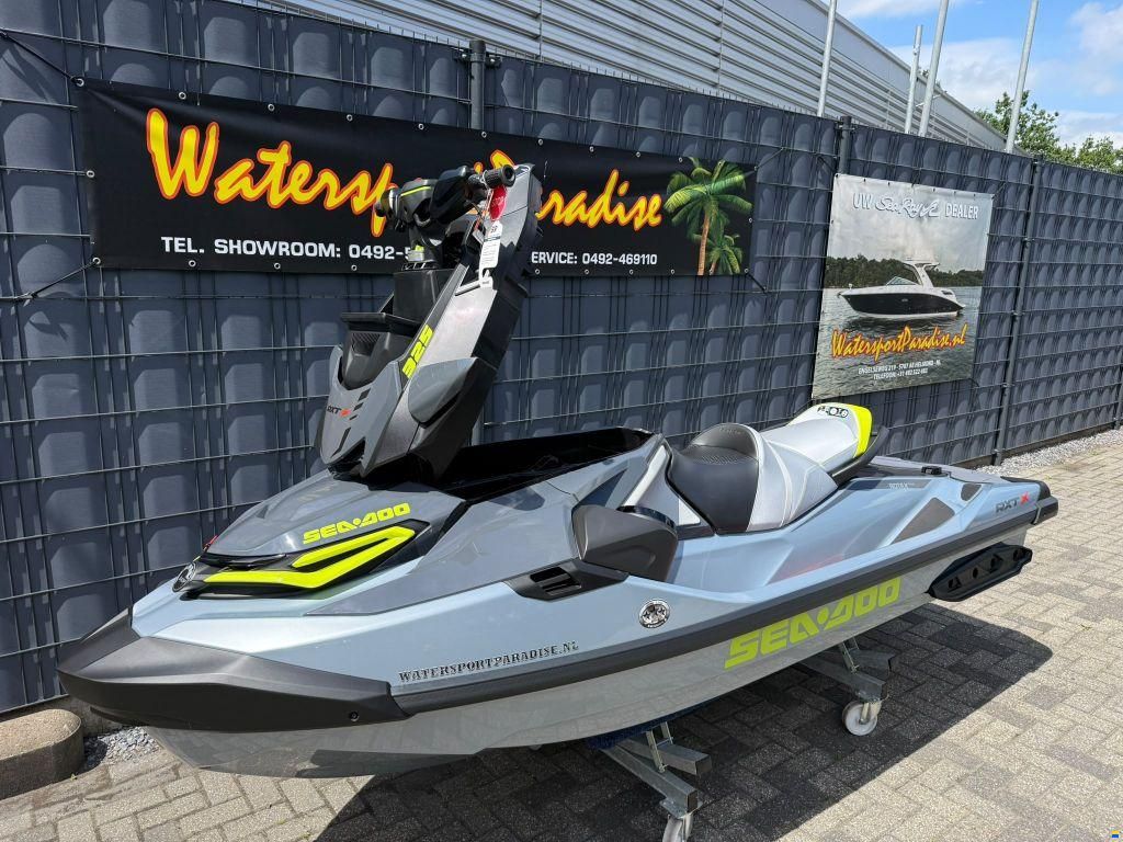 Sea-Doo RXT X 325