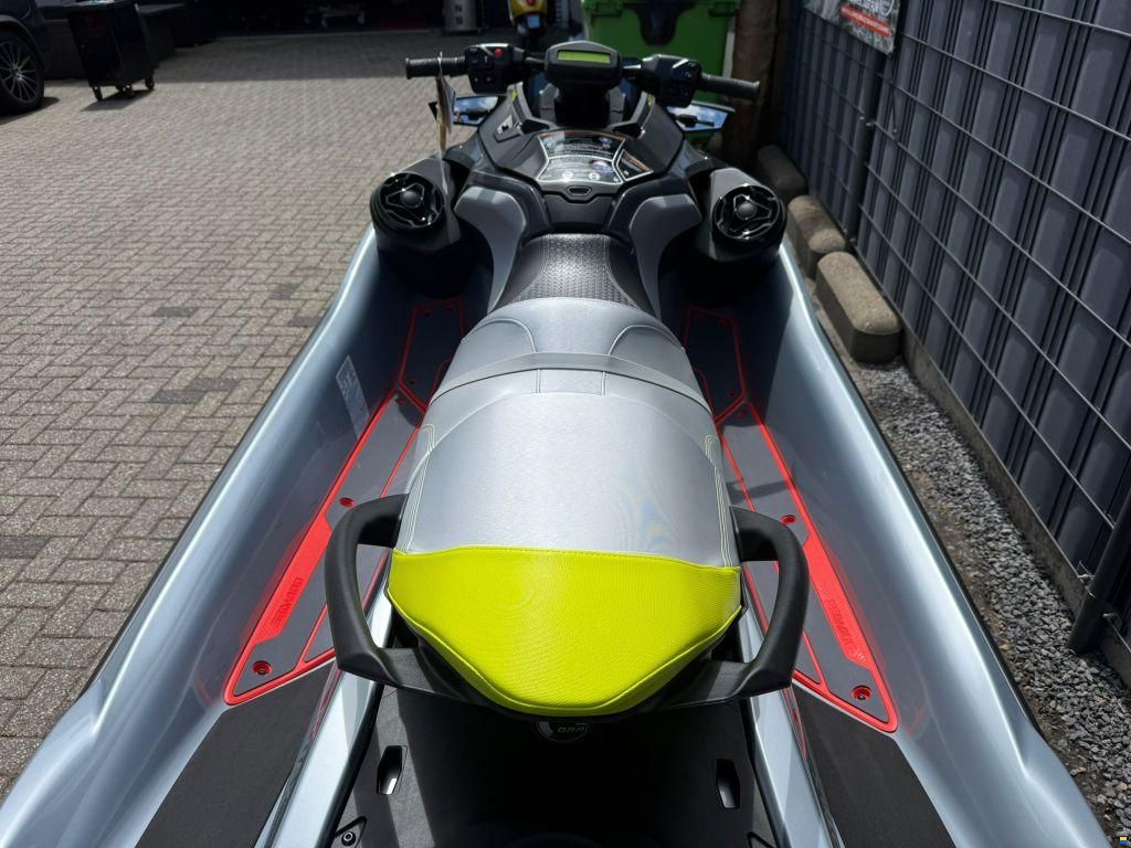 Sea-Doo RXT X 325