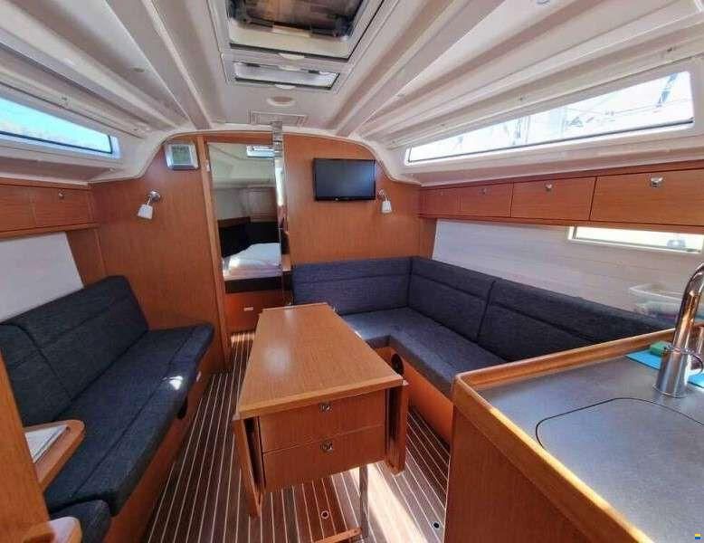 Bavaria 37 CRUISER