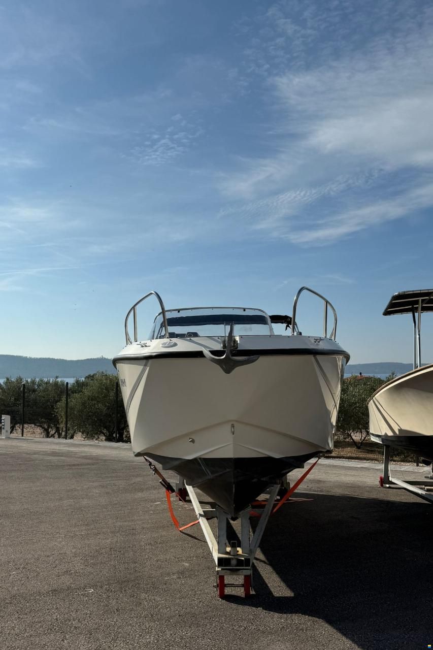 Quicksilver ACTIV 755 SUNDECK