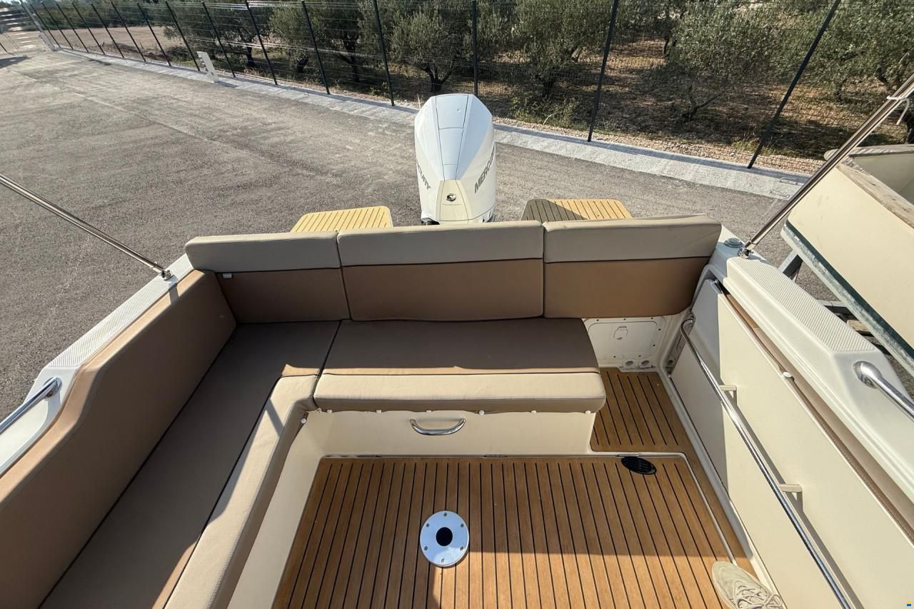 Quicksilver ACTIV 755 SUNDECK