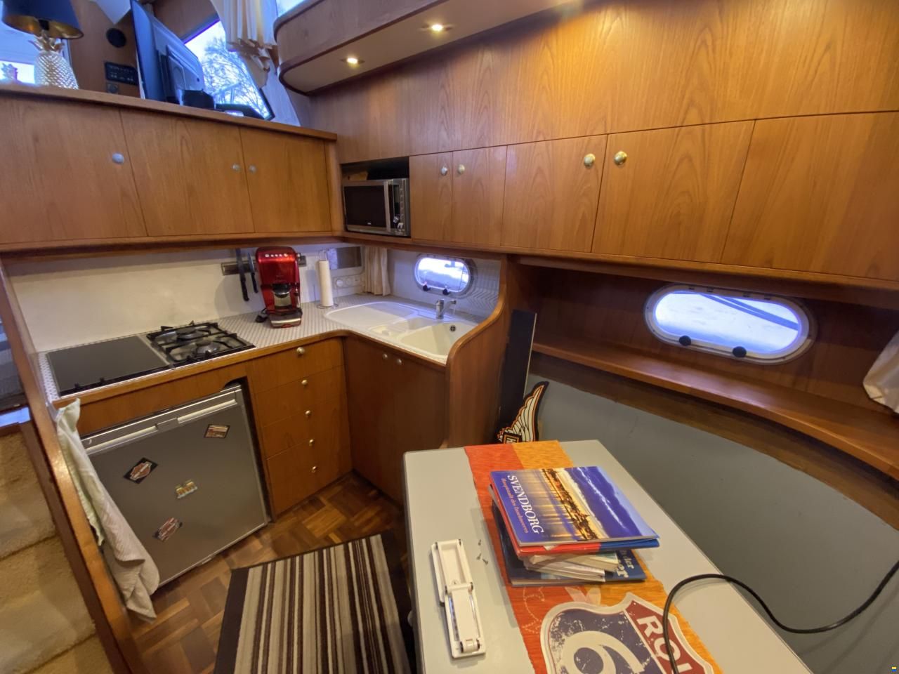 Neptunus 138 Sedan Fly
