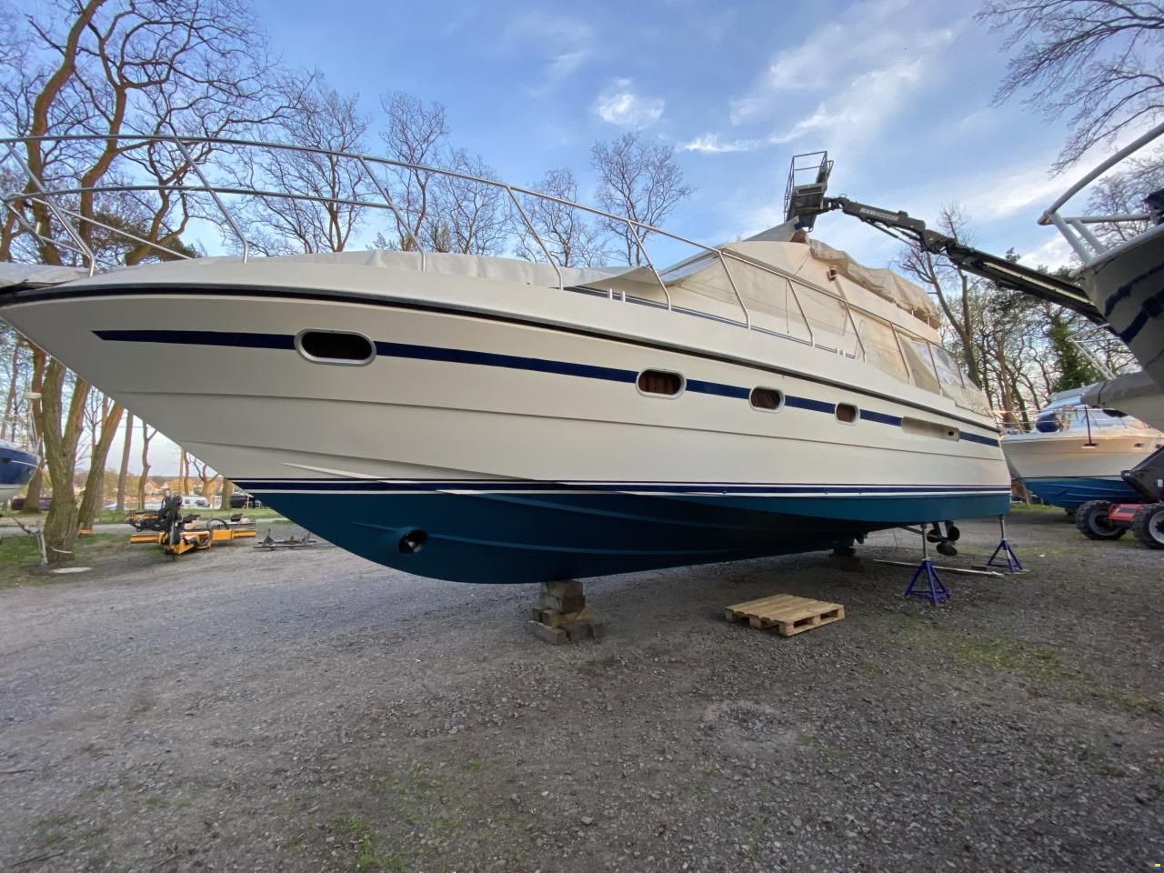 Neptunus 138 Sedan Fly