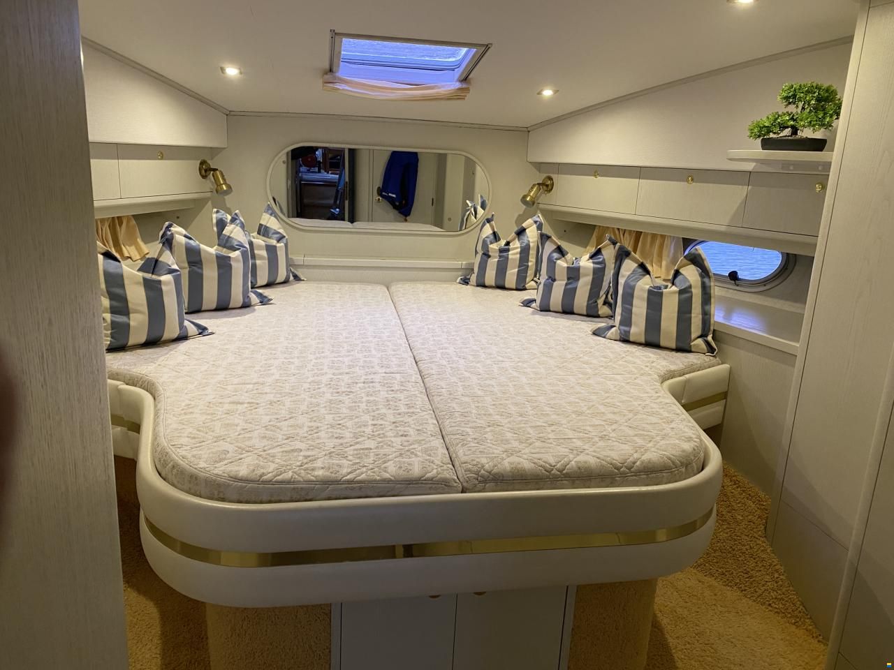 Neptunus 138 Sedan Fly