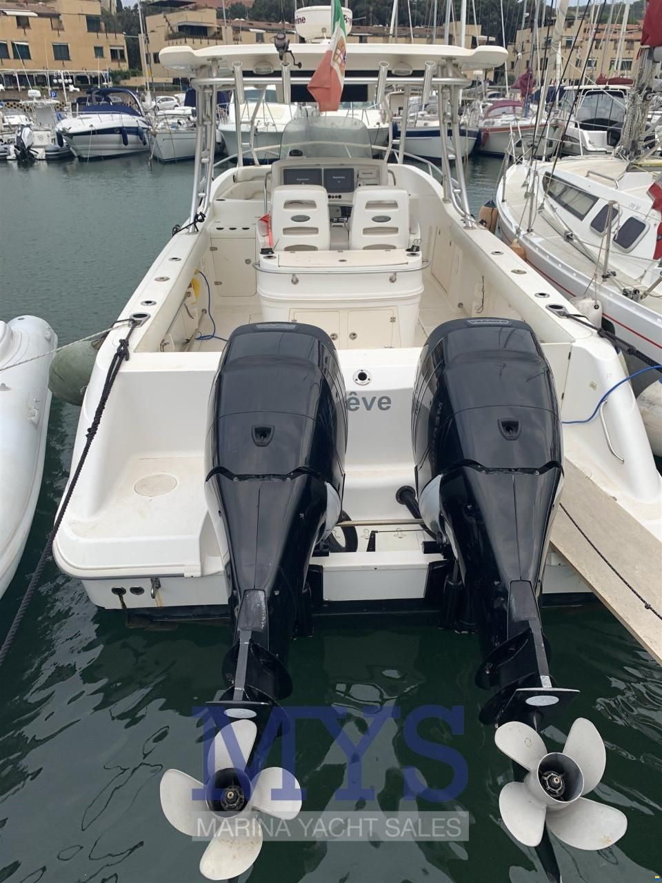 Boston Whaler OUTRAGE 320