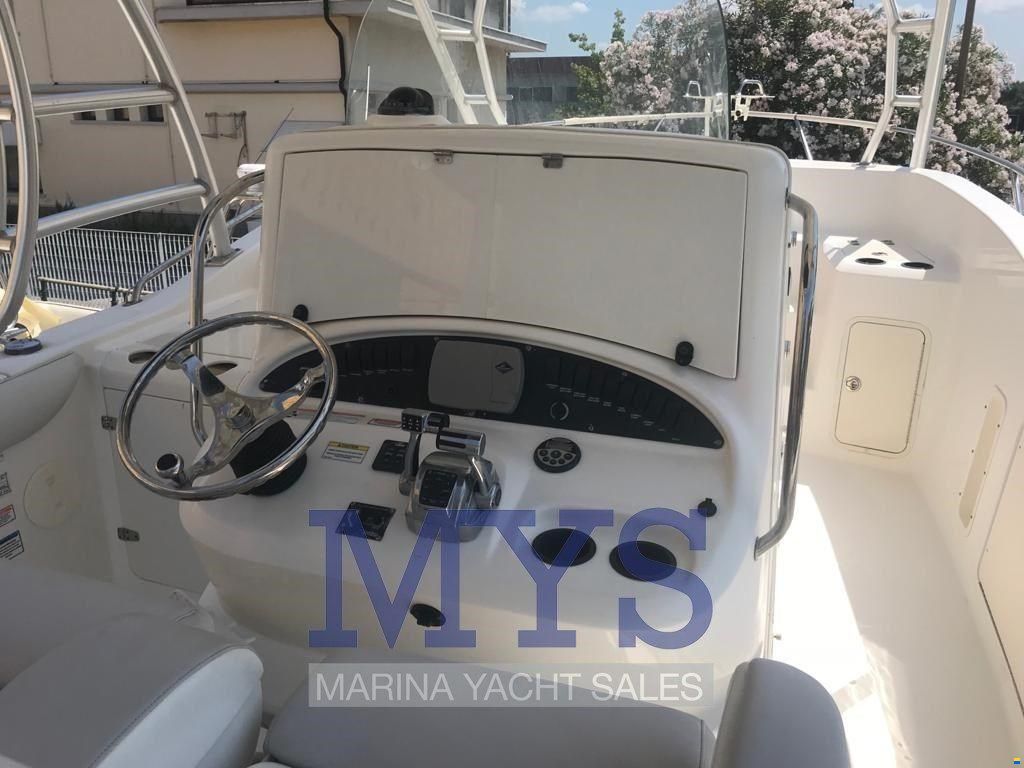 Boston Whaler OUTRAGE 320