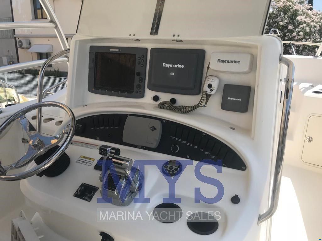 Boston Whaler OUTRAGE 320