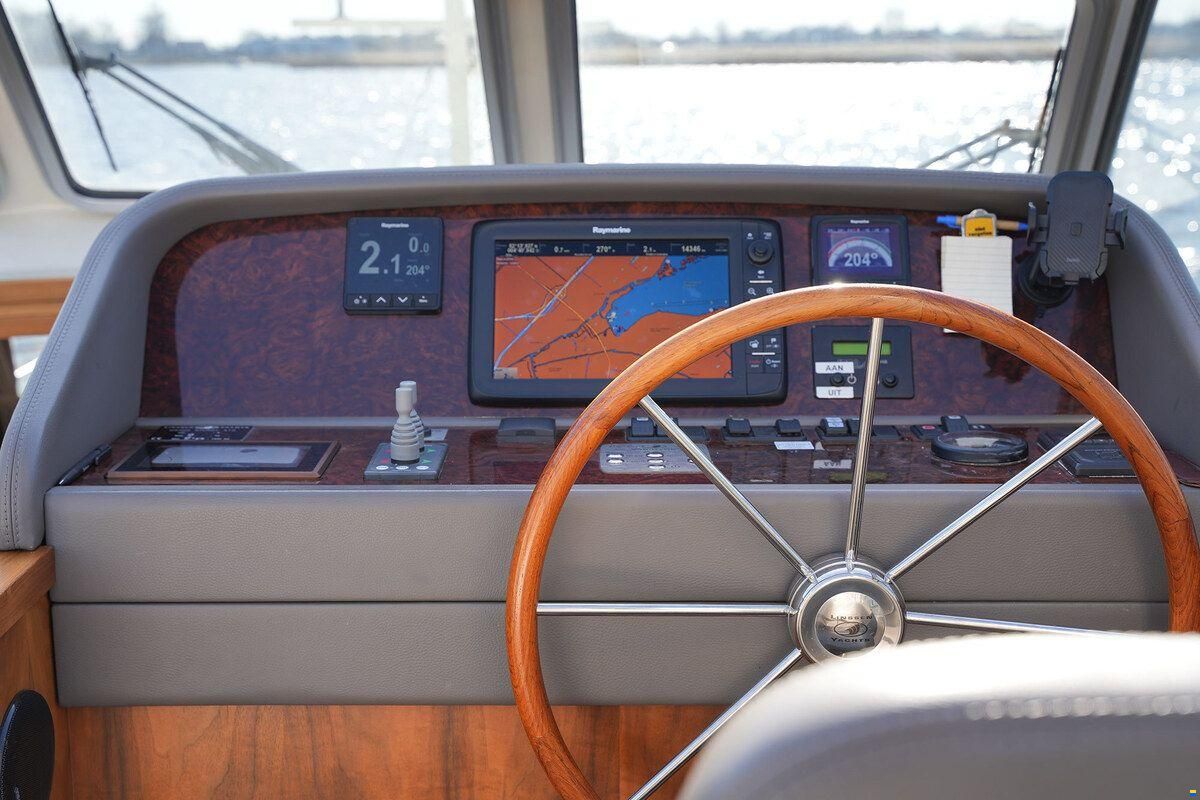 Linssen Grand Sturdy 410 AC Variotop met stabili
