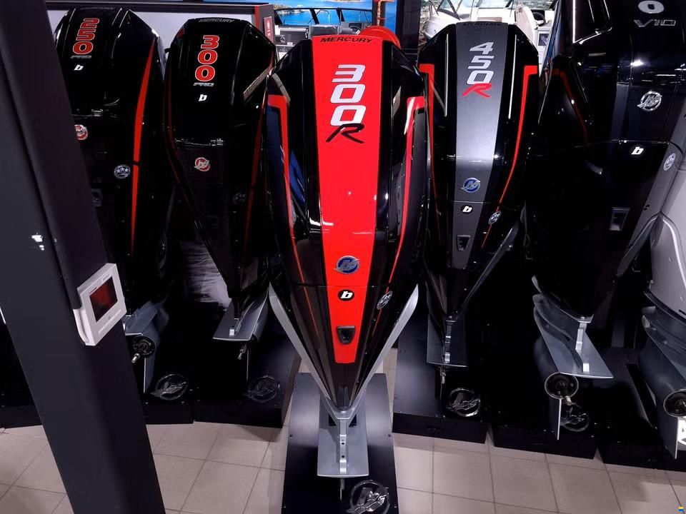 Mercury Racing Racing 300R XL 4.6L AMS V8