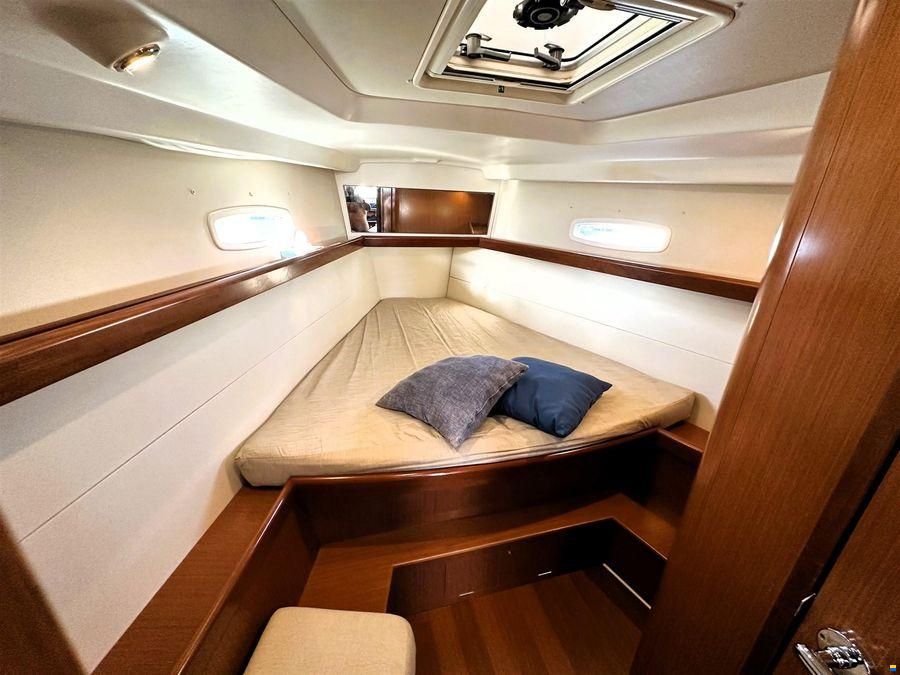 Beneteau Oceanis 43