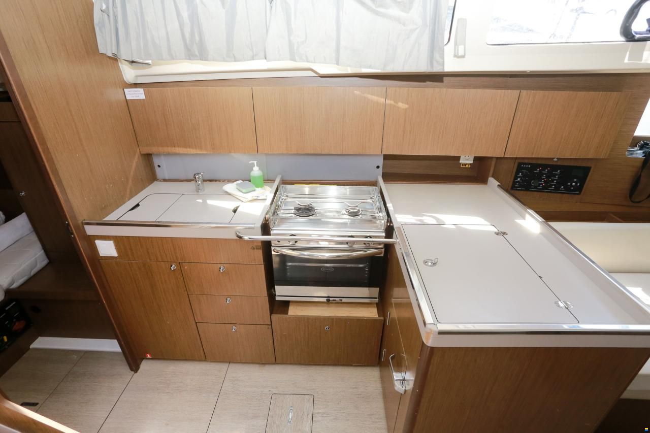 Beneteau Oceanis 41.1