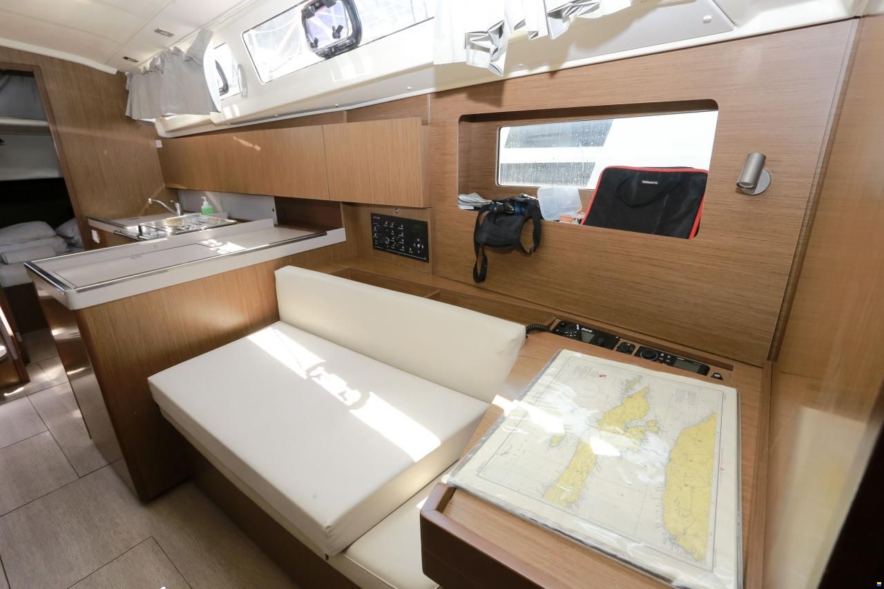 Beneteau Oceanis 41.1