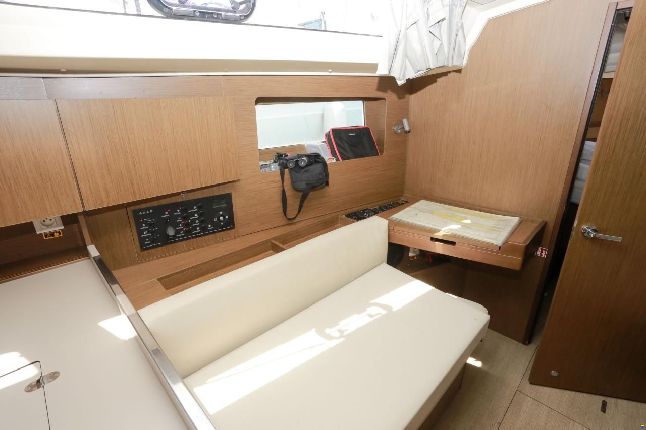 Beneteau Oceanis 41.1