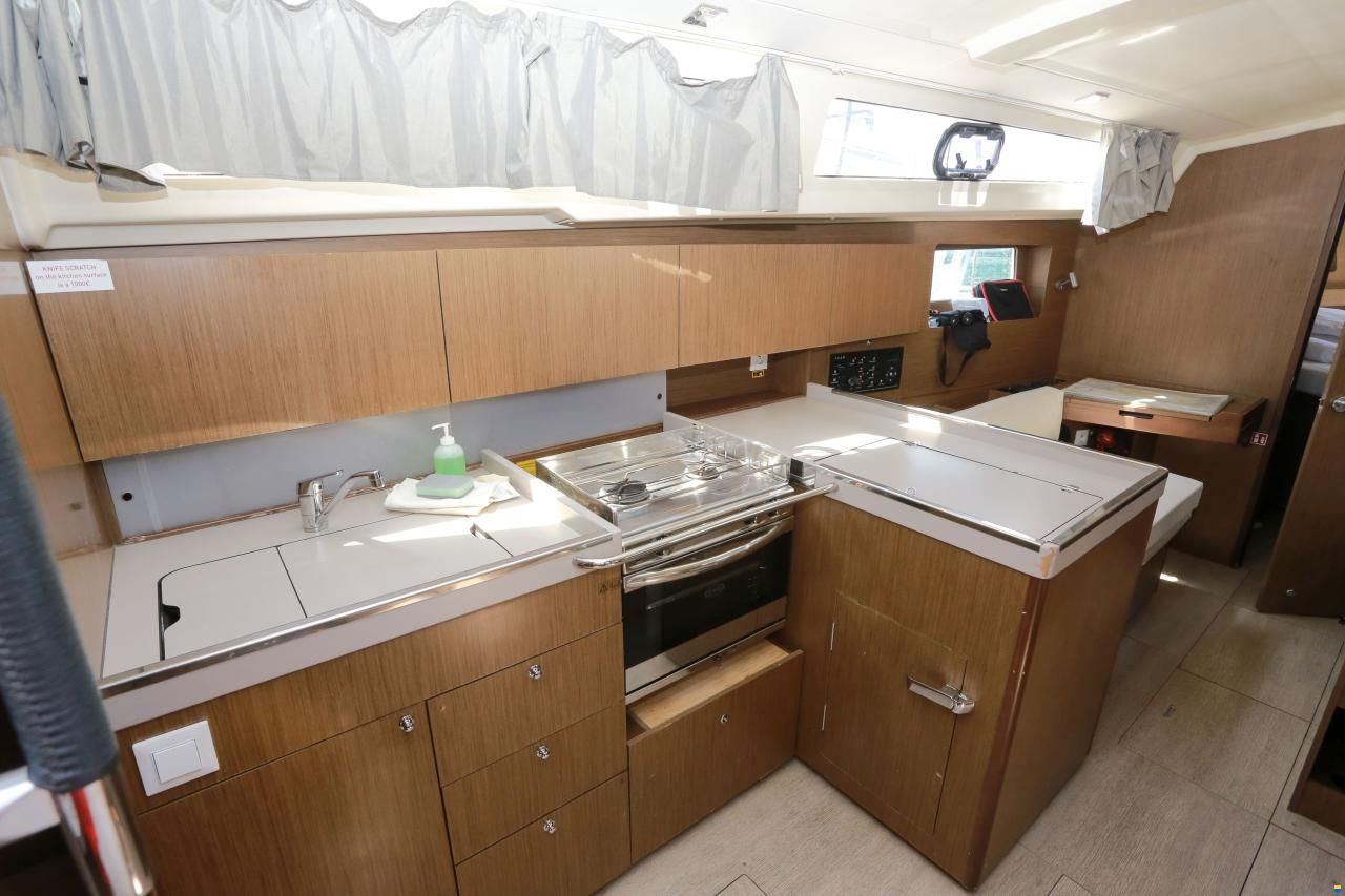 Beneteau Oceanis 41.1