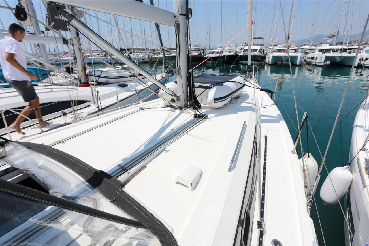 Beneteau Oceanis 41.1