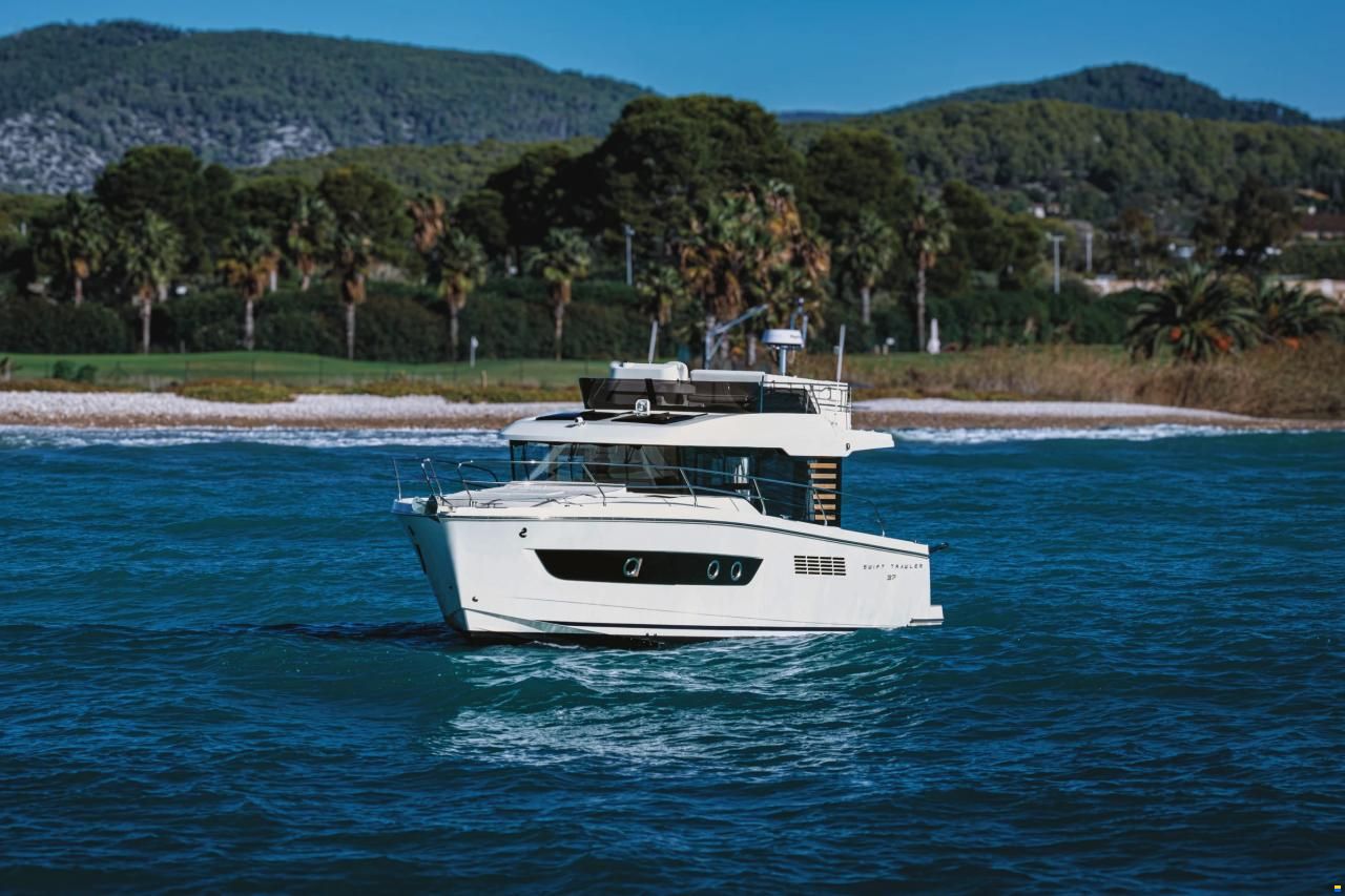 Beneteau Swift Trawler 37 Fly