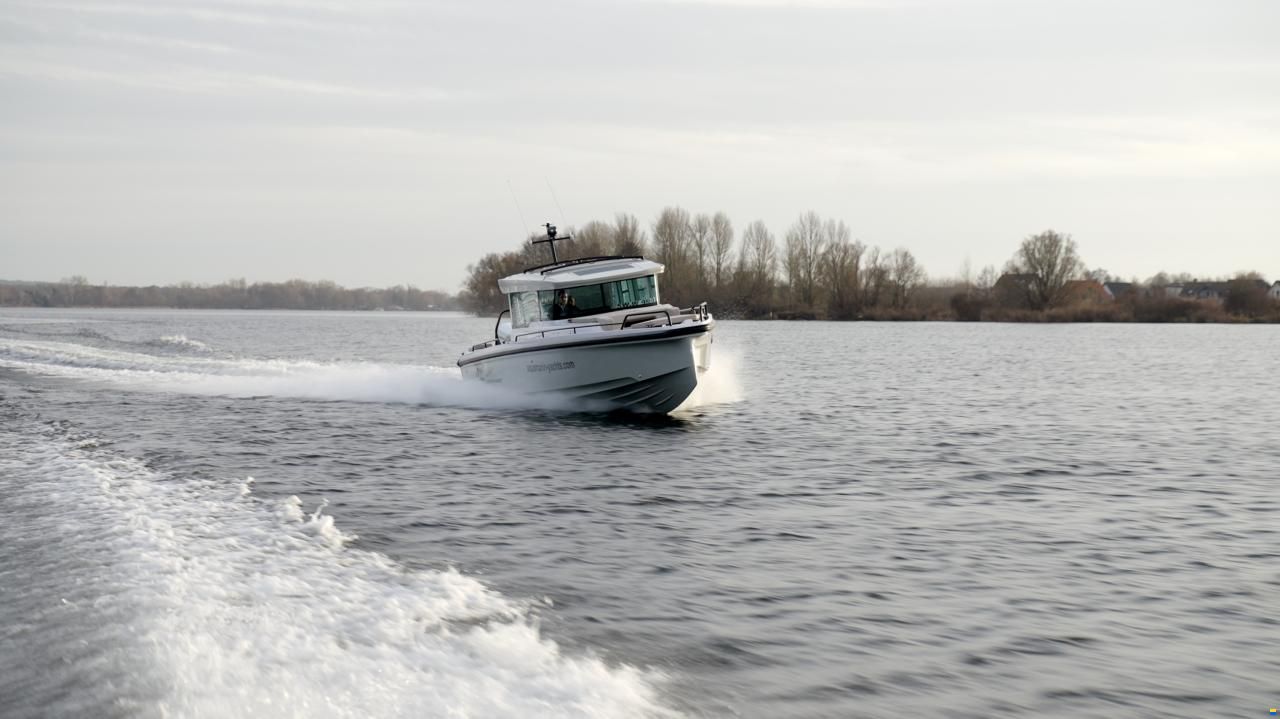 Axopar 37 Cross Cabin