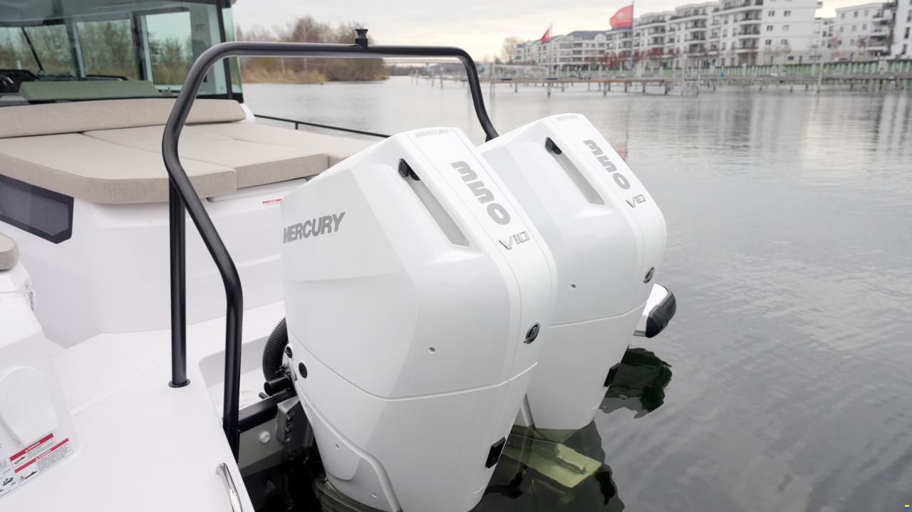Axopar 37 Cross Cabin