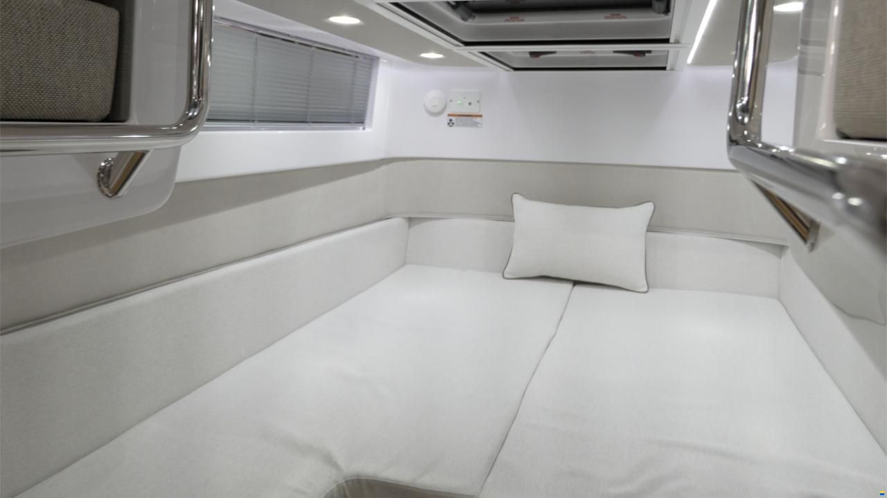 Axopar 37 Cross Cabin