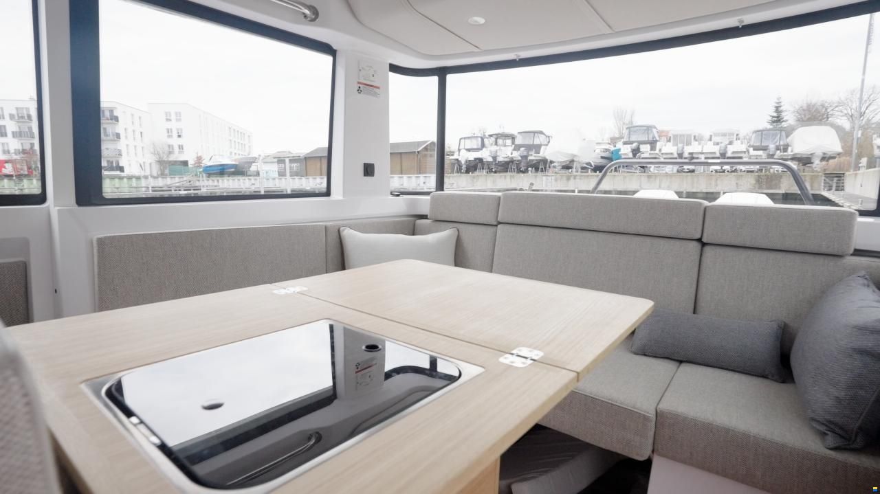 Axopar 37 Cross Cabin