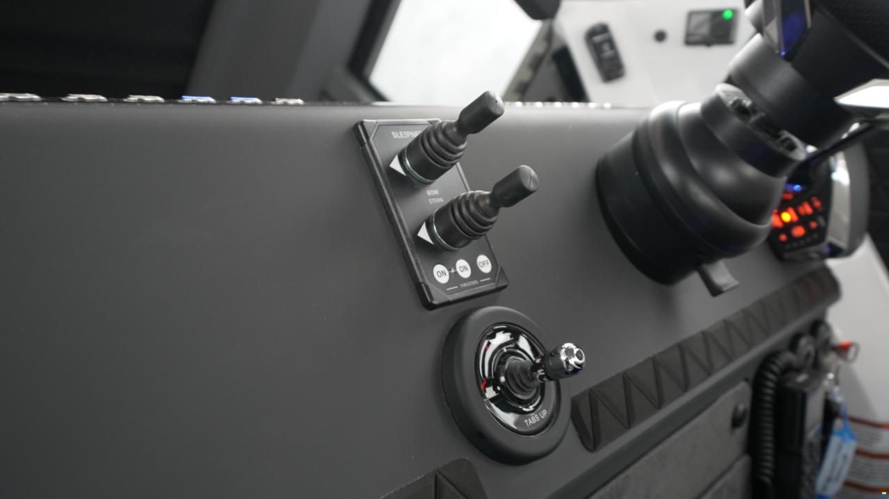Axopar 37 Cross Cabin