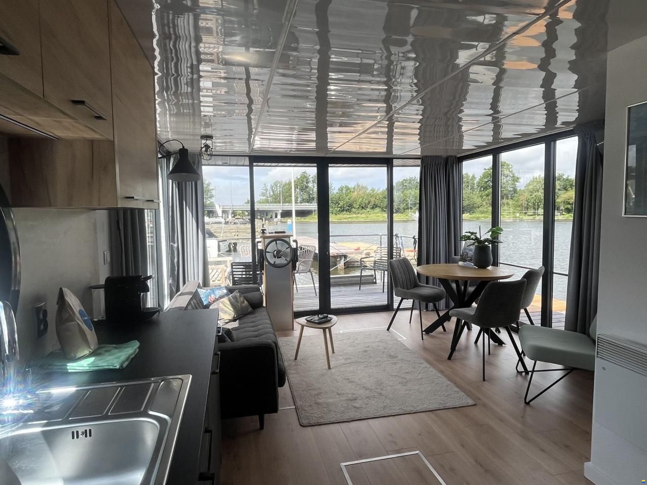 Campi 400, Met Ligplaats In Uitgeest