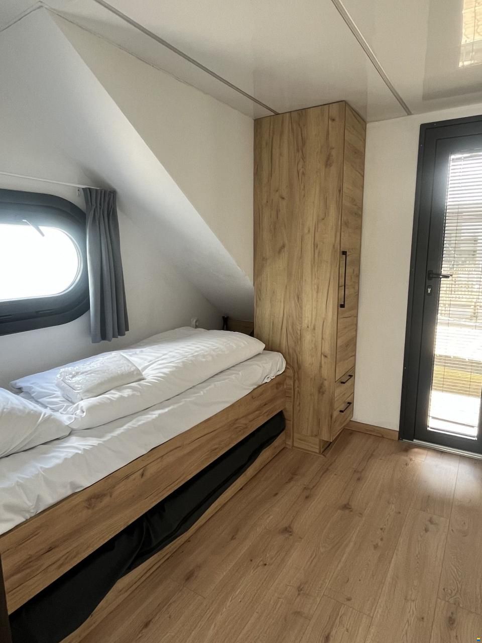 Campi 400, Met Ligplaats In Uitgeest
