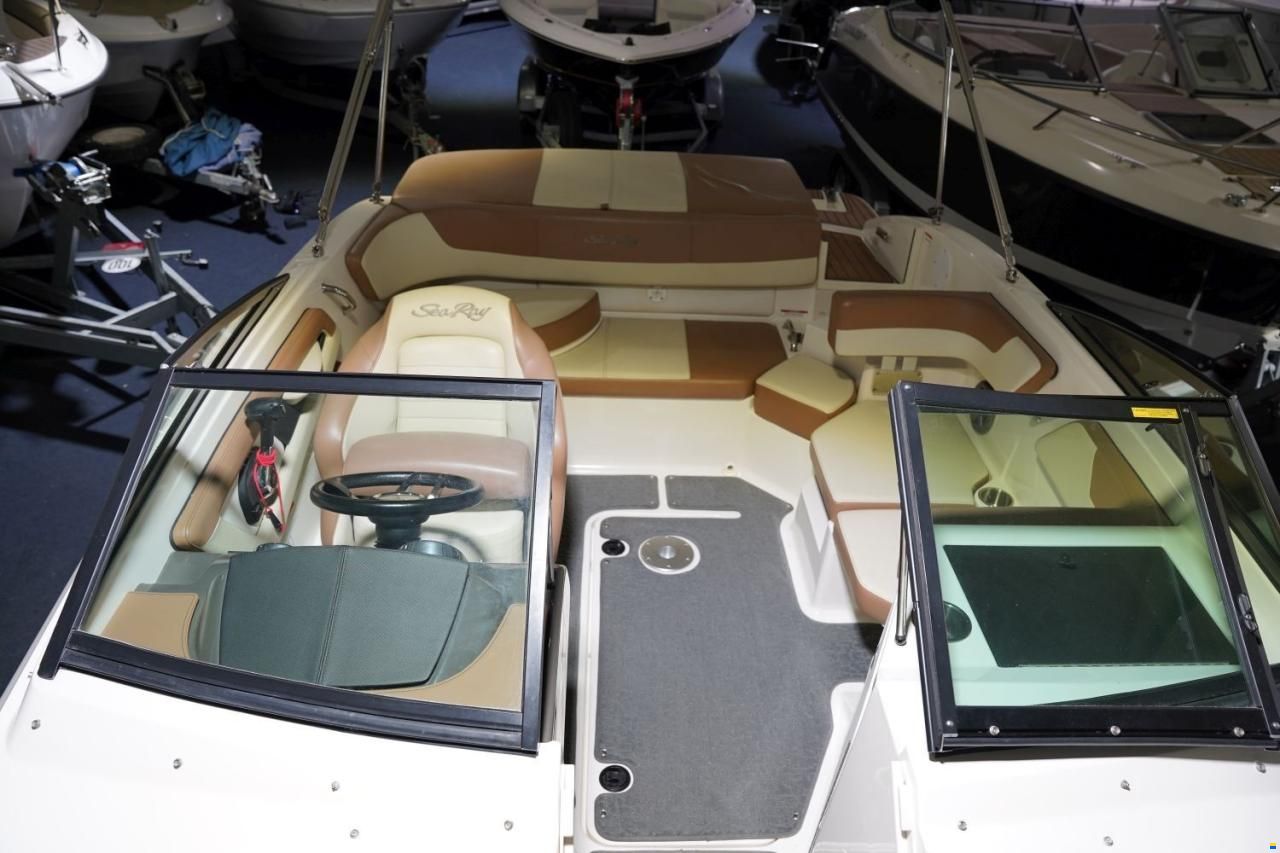 Sea Ray 19 SPXE