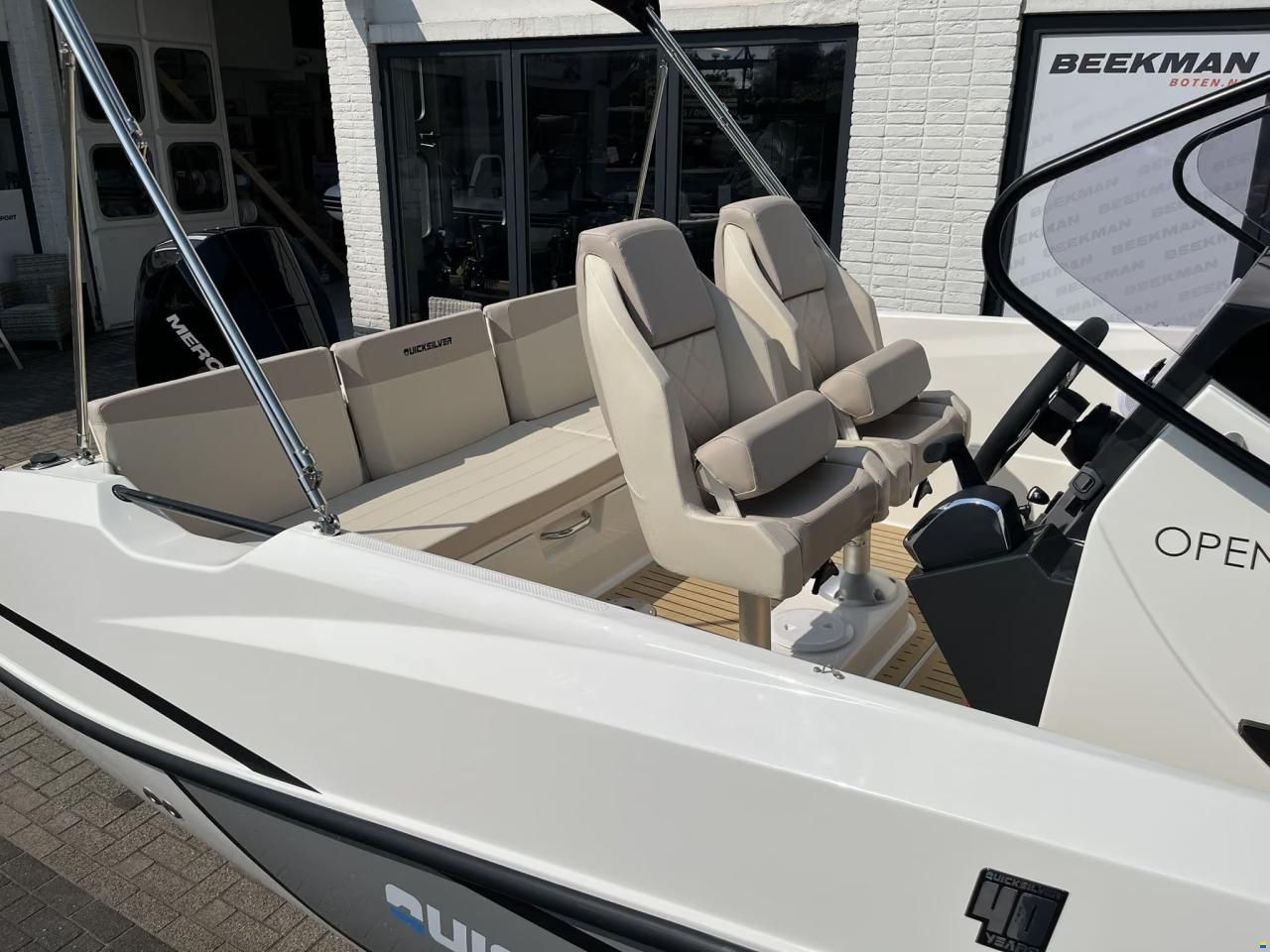Quicksilver 705 Open