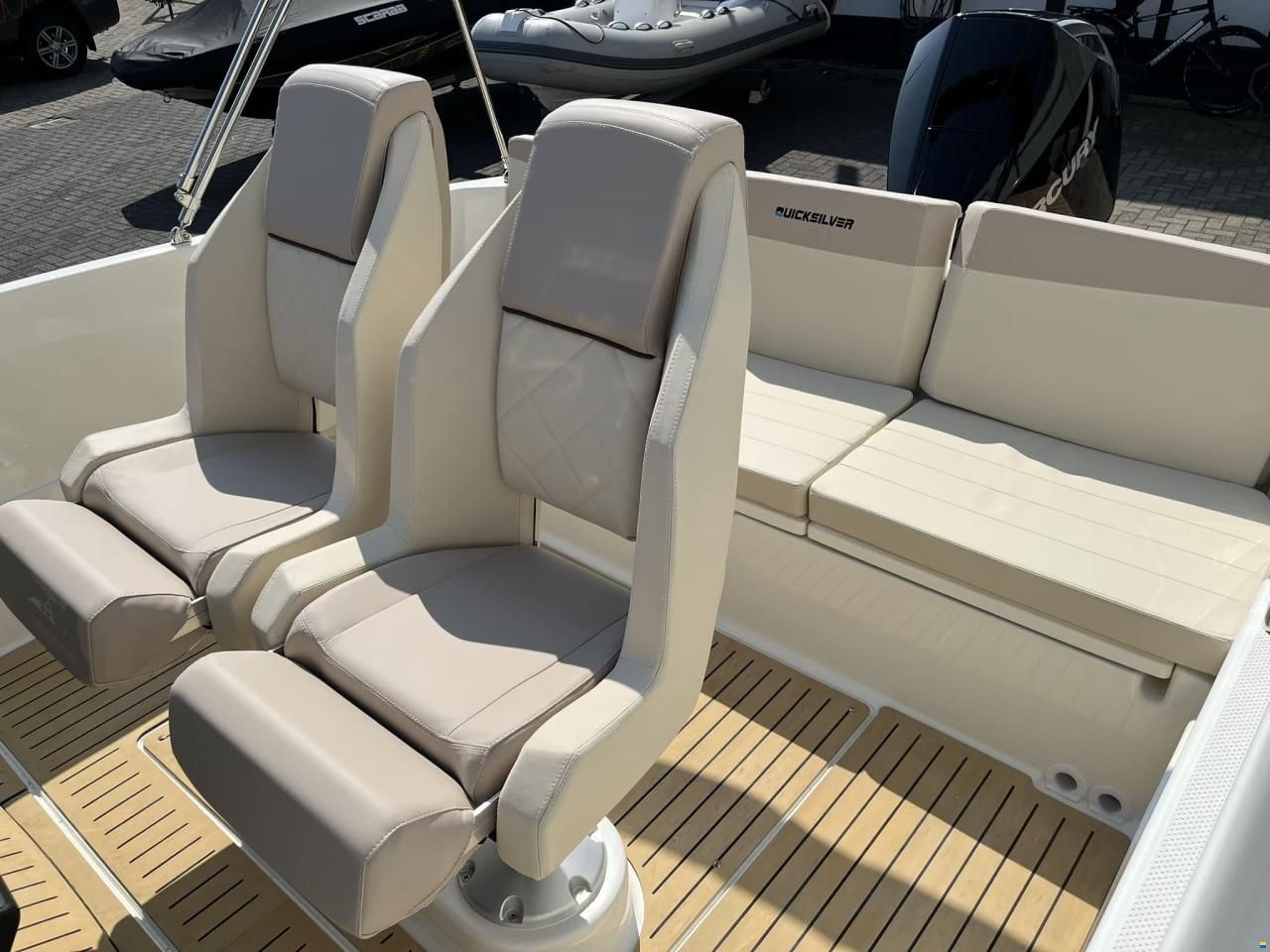 Quicksilver 705 Open
