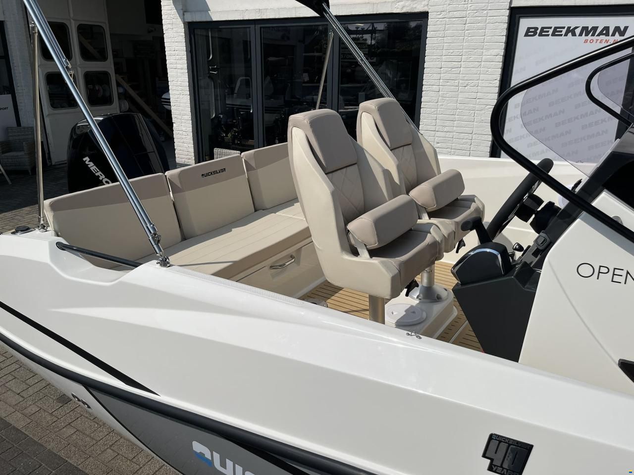 Quicksilver 705 Open