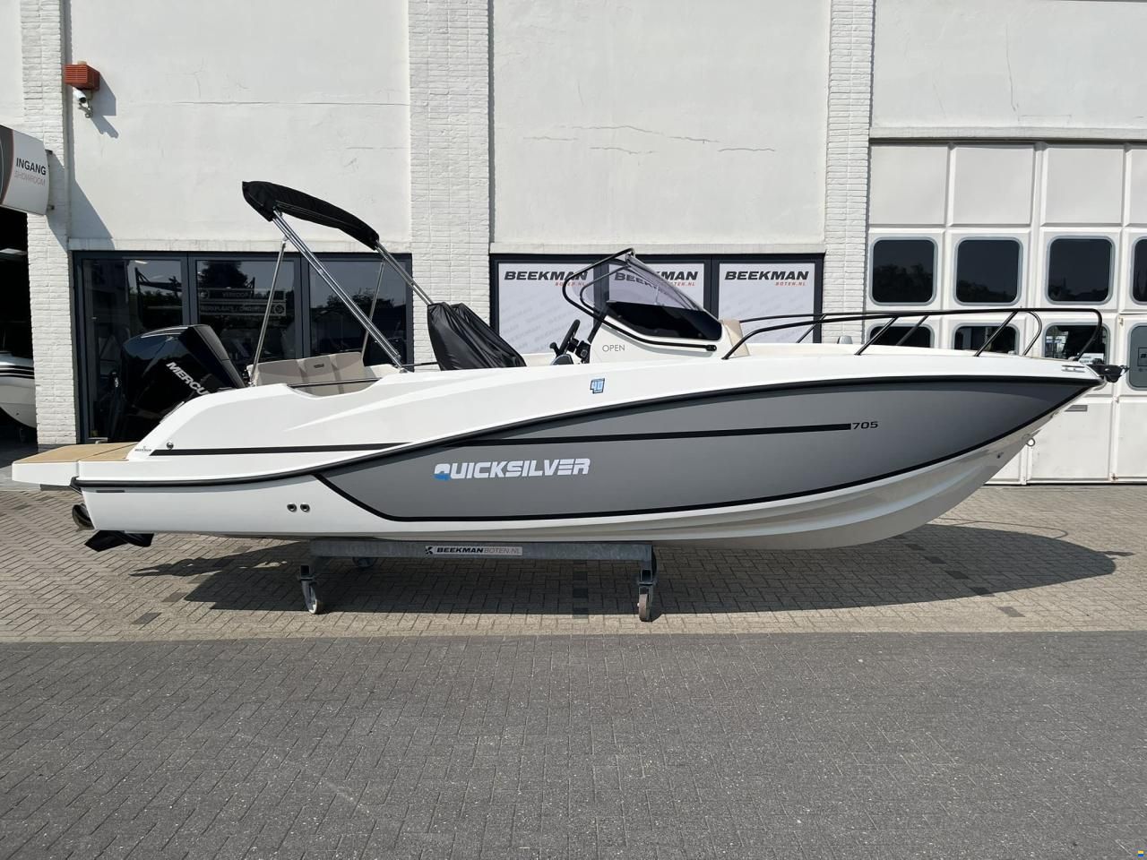 Quicksilver 705 Open