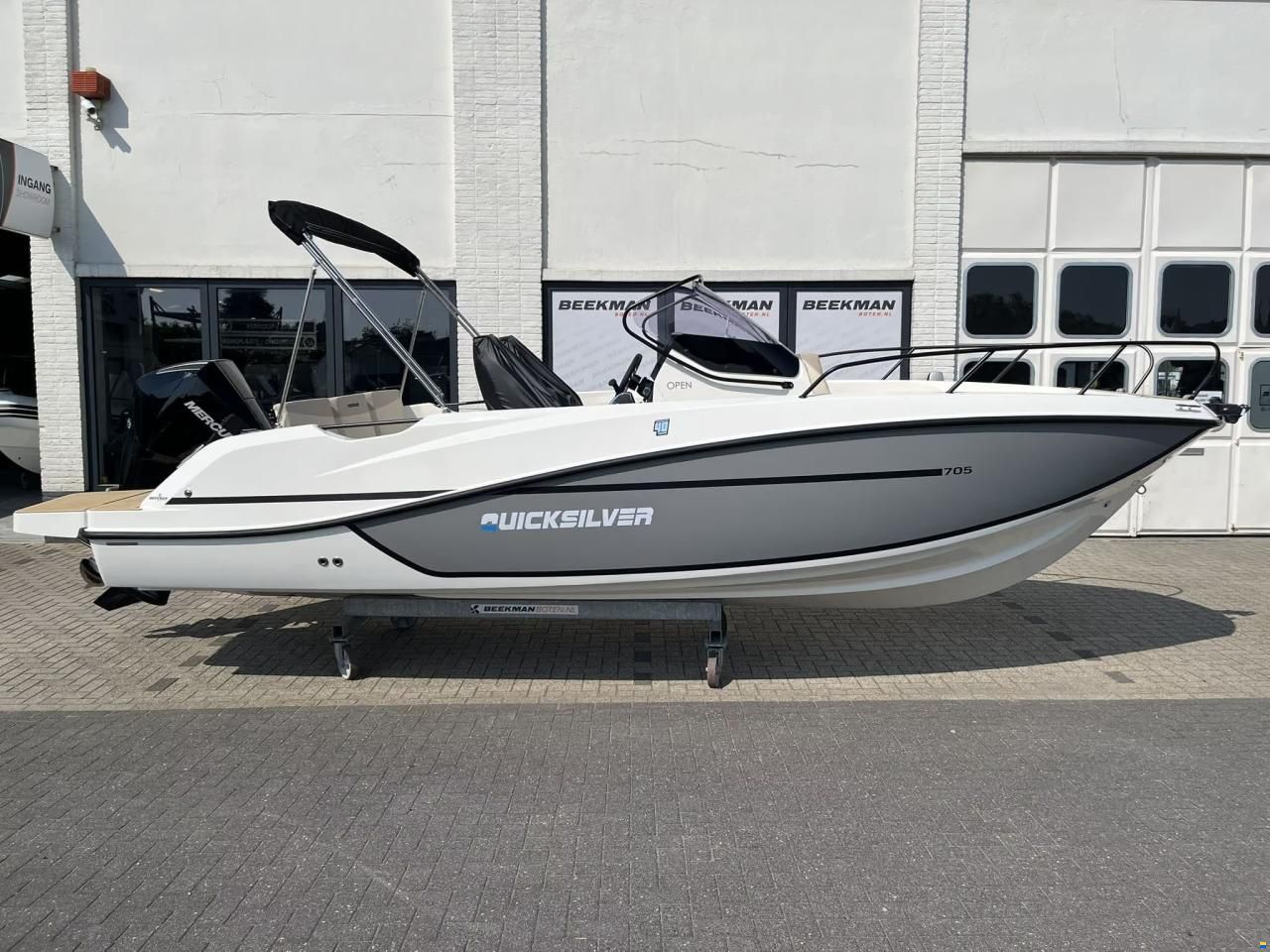 Quicksilver 705 Open