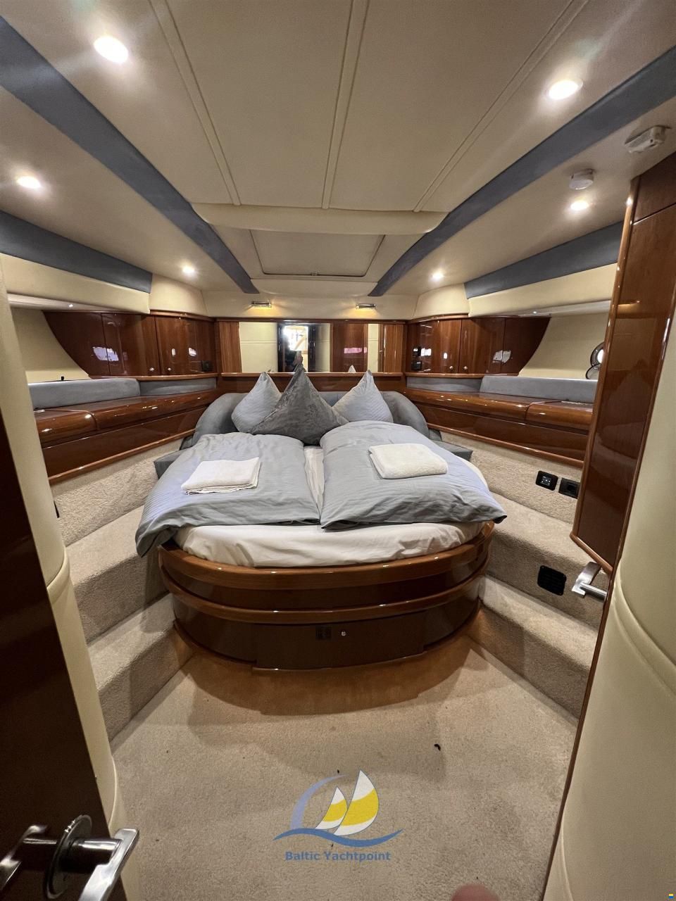 Sealine T52