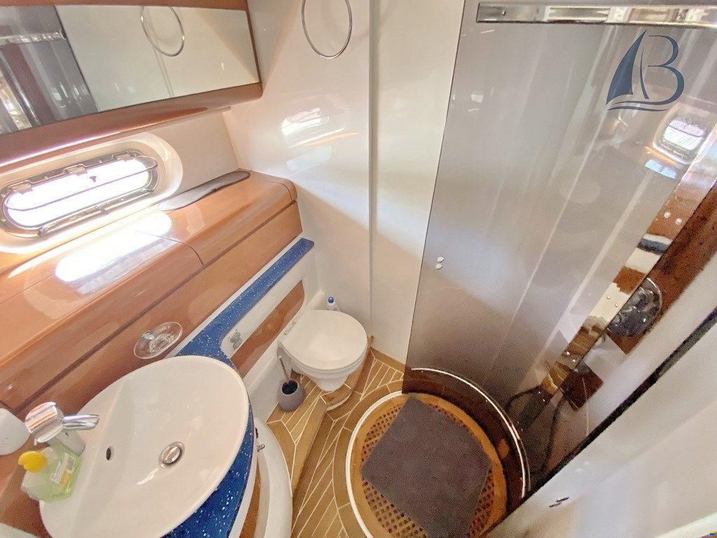 Sealine T52