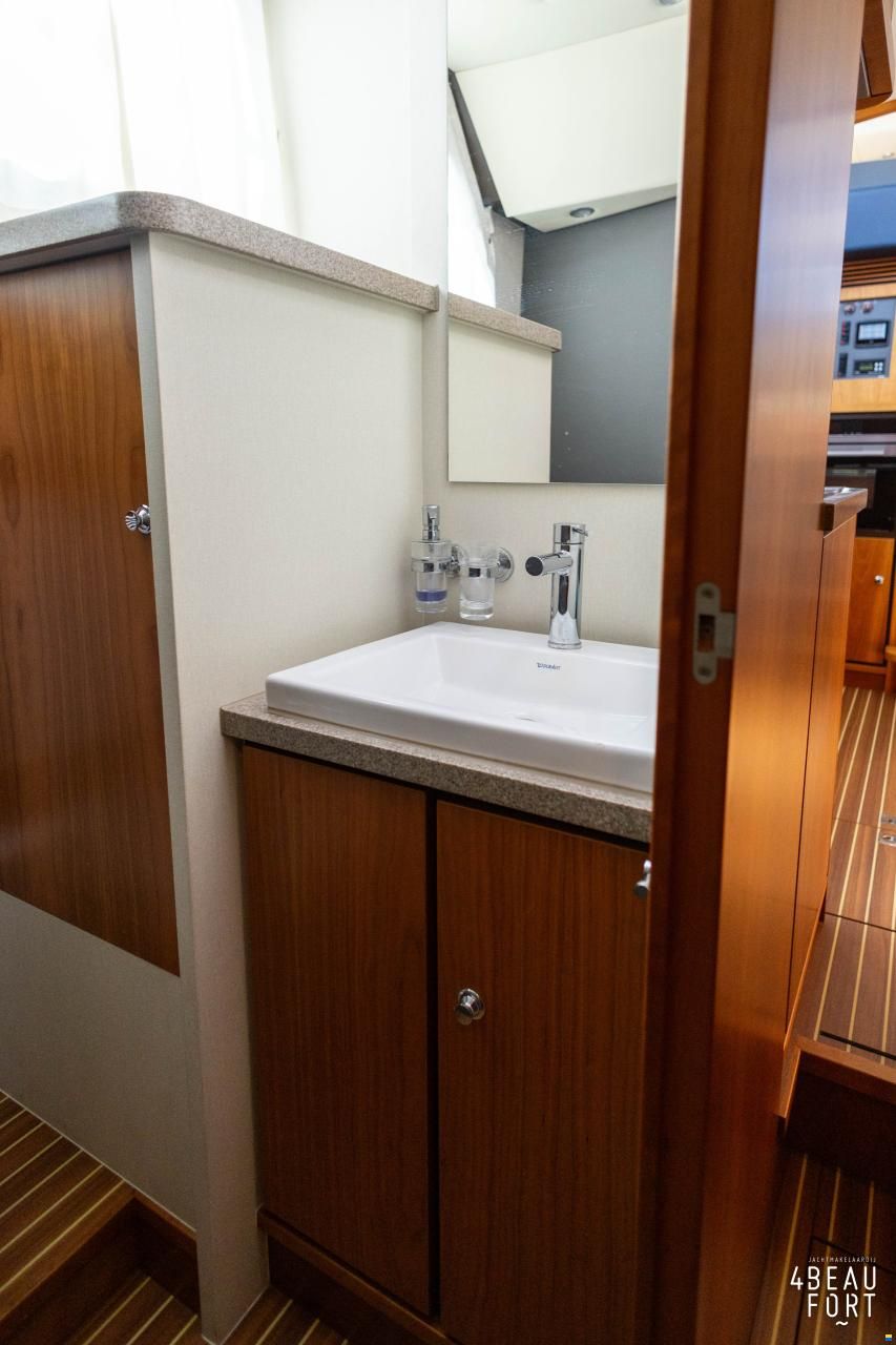 Linssen Grand Sturdy 470 Sedan Wheelhouse Longto