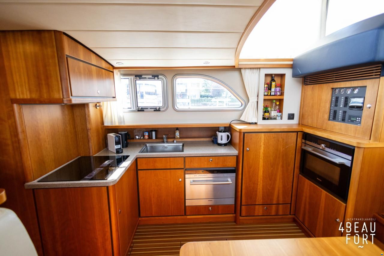 Linssen Grand Sturdy 470 Sedan Wheelhouse Longto
