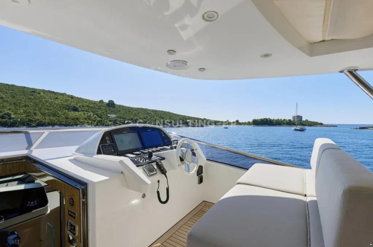Azimut Grande 30M