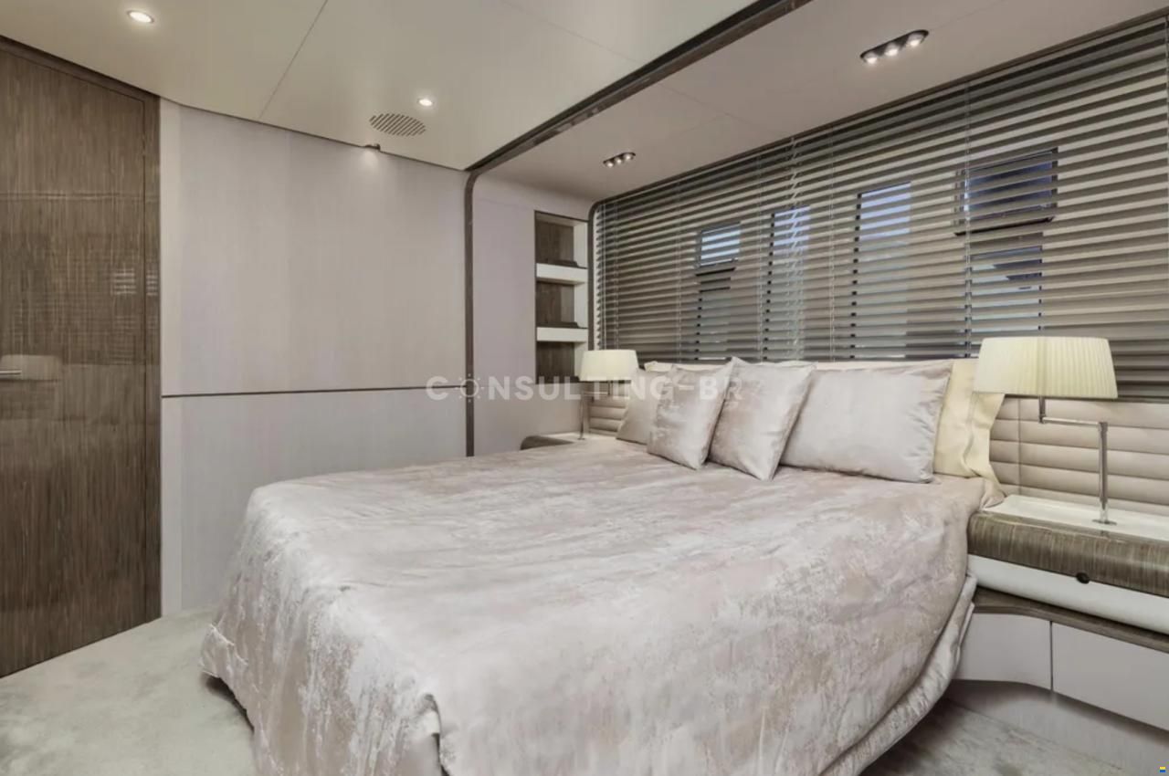 Azimut Grande 30M