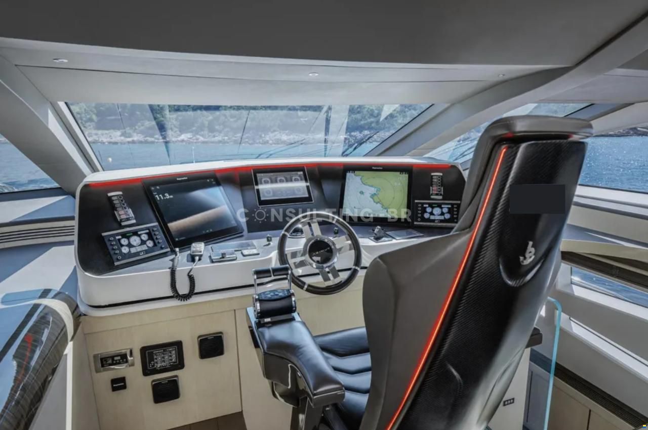 Azimut Grande 30M