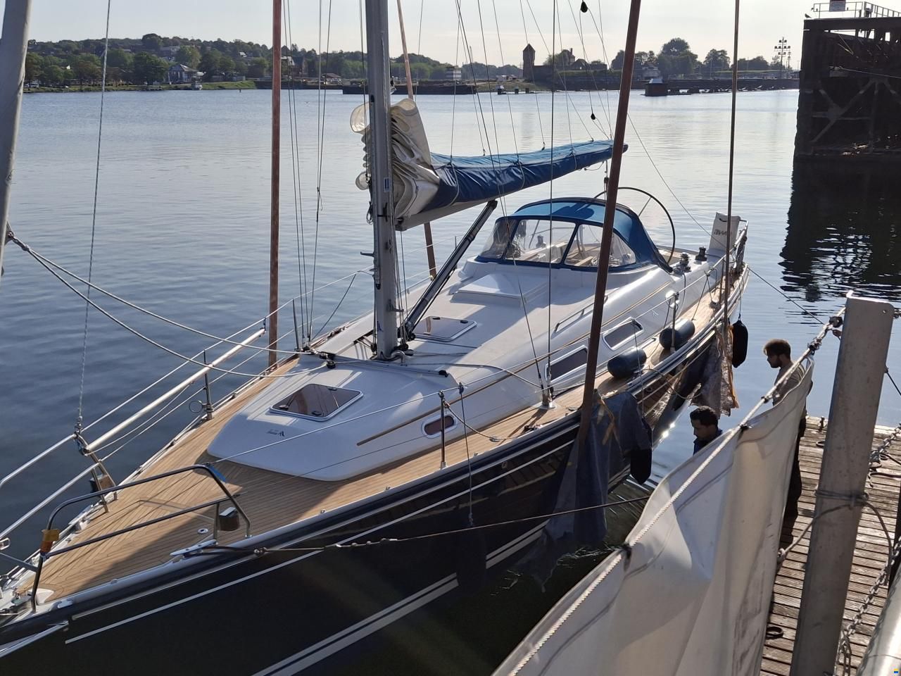 Hanse 370