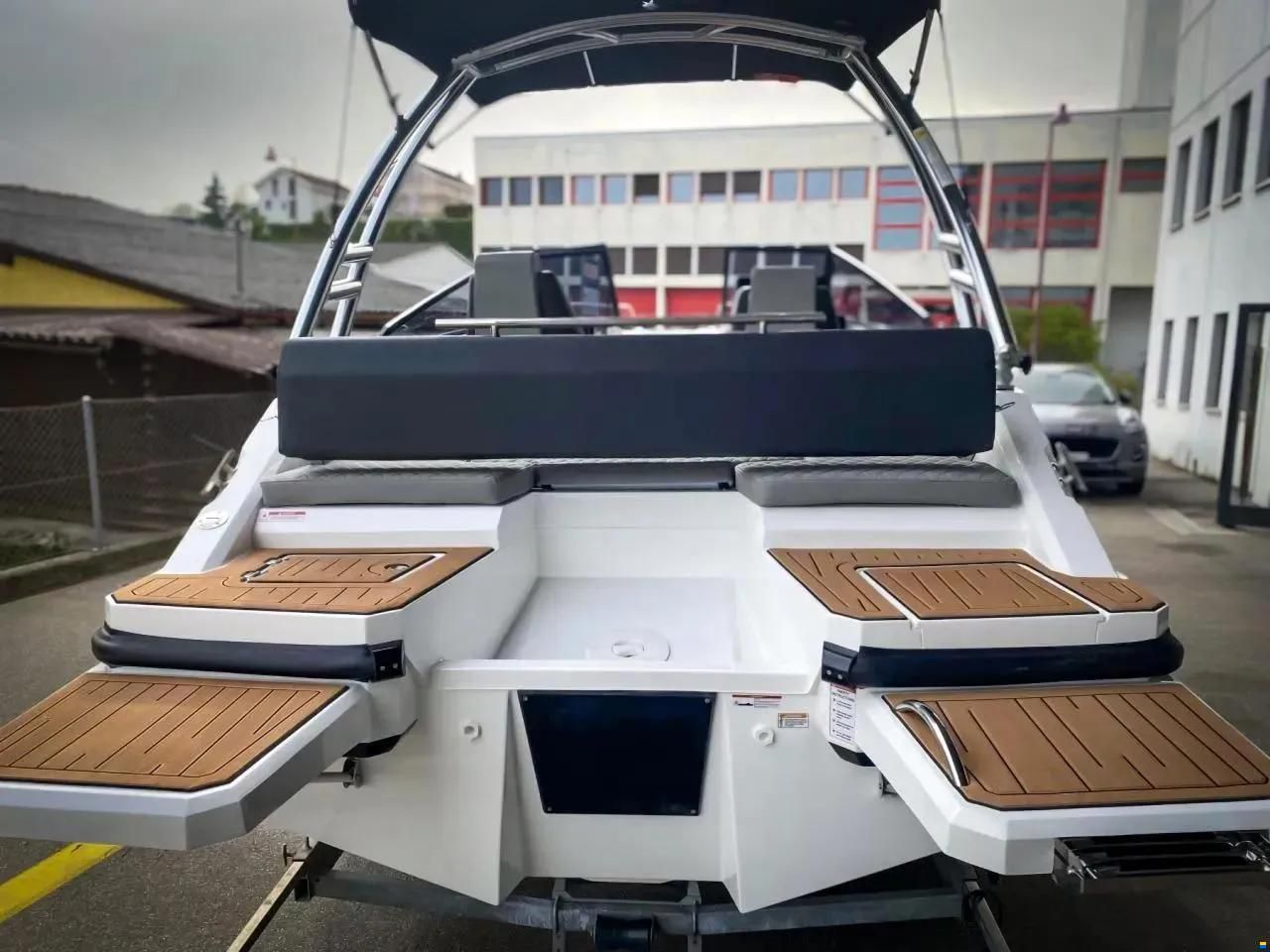 Compass BR7 / Bowrider