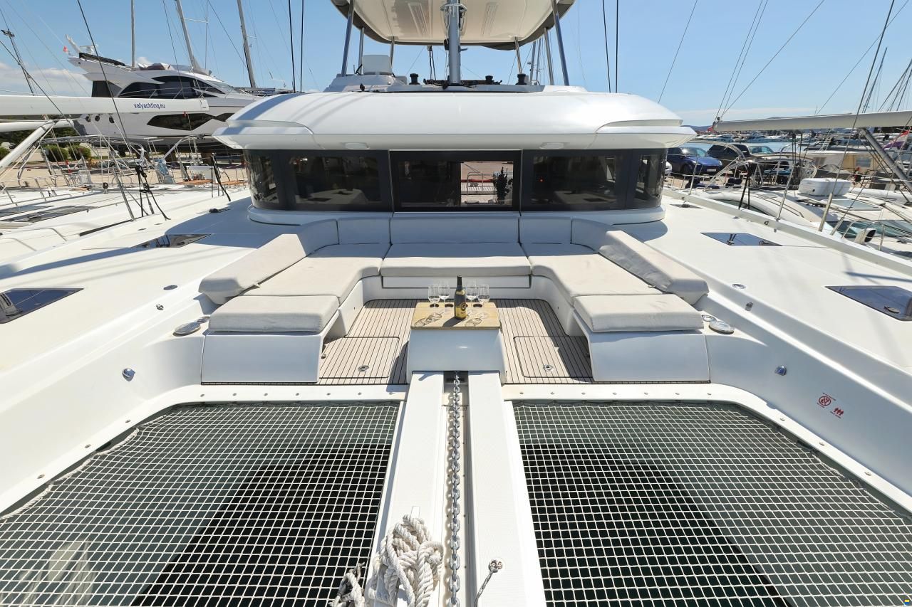 Lagoon 55