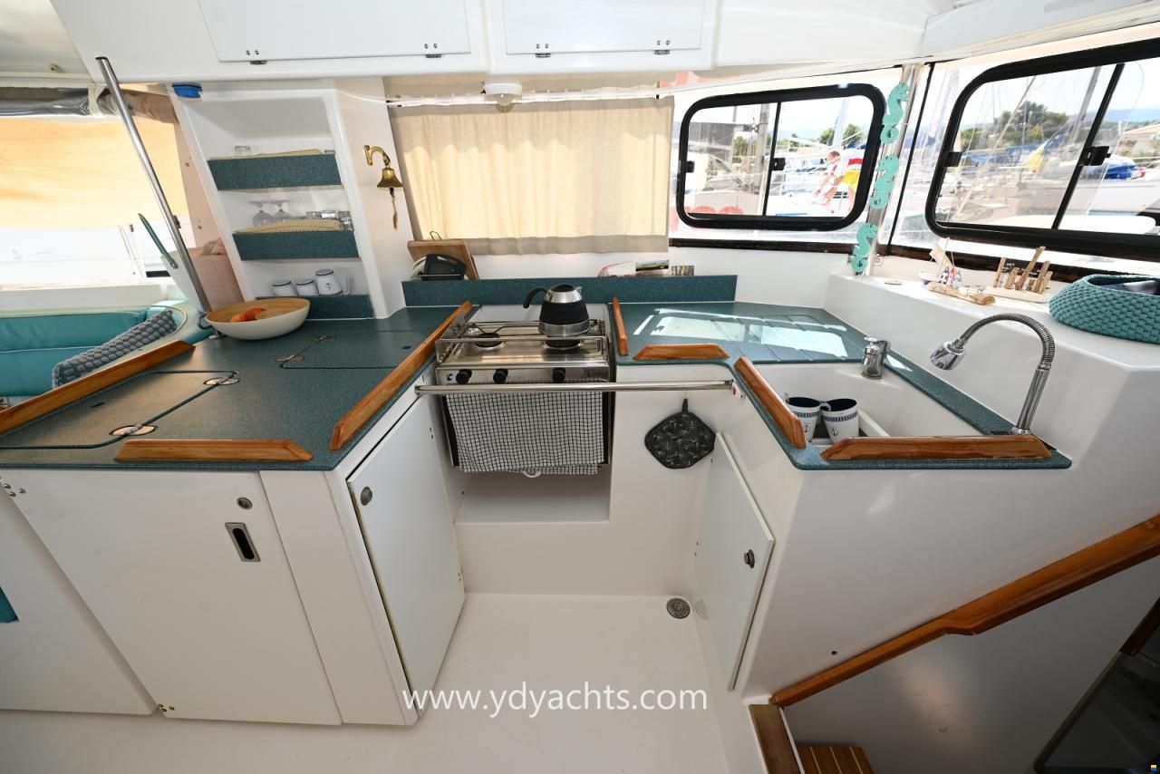 Dufour Atoll 43 Owner's Version