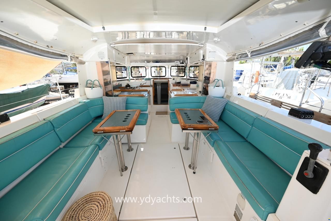 Dufour Atoll 43 Owner's Version